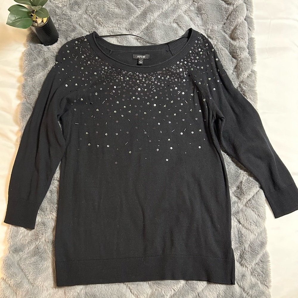 Cute and soft Women’s/Misses’ 3/4 sleeved sweater. New with tags!!